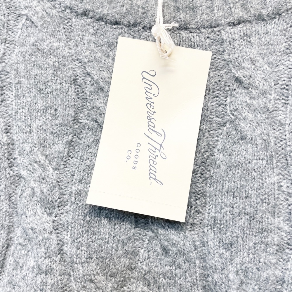 Universal Thread Women's Gray Les Alpes Cable Knit Crew Neck Sweater Size S - Picture 3 of 6